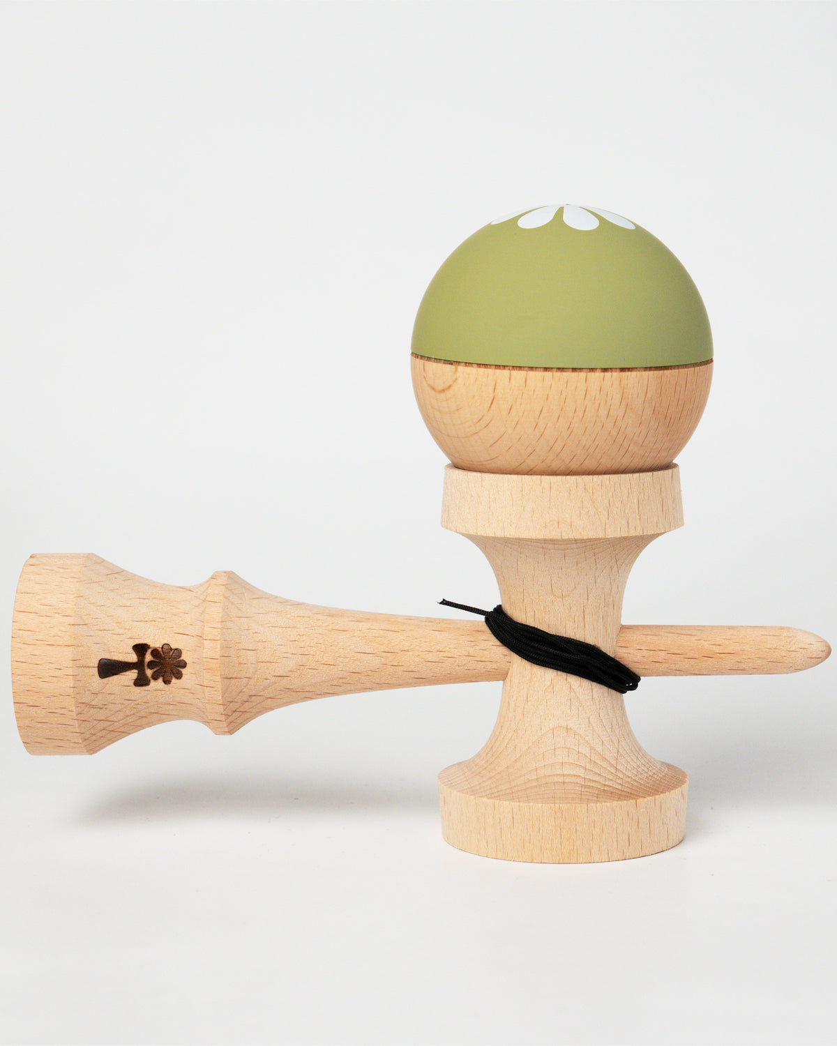KIN Tama Only – Green – mounted on a ken as a complete kendama setup